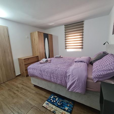 Apartmani Jadro Vir Eksteriør bilde